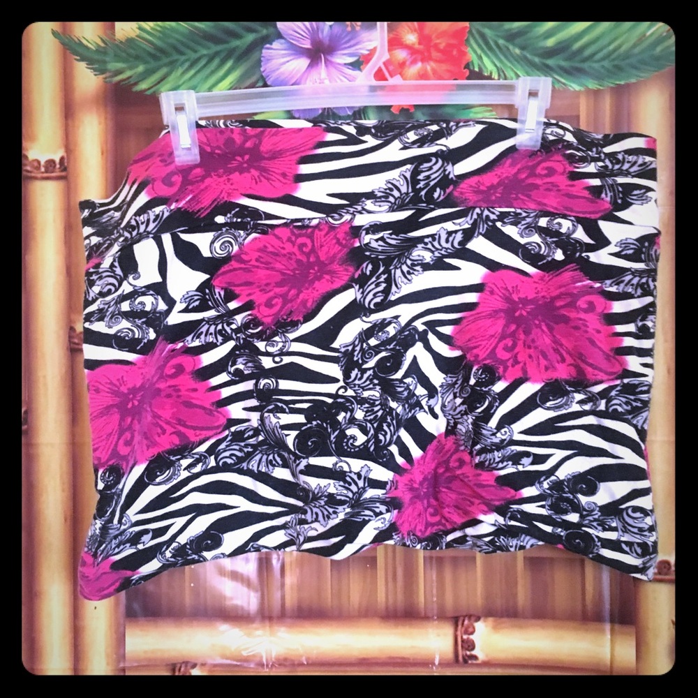 Plus size mini skirt size 2X black white pink